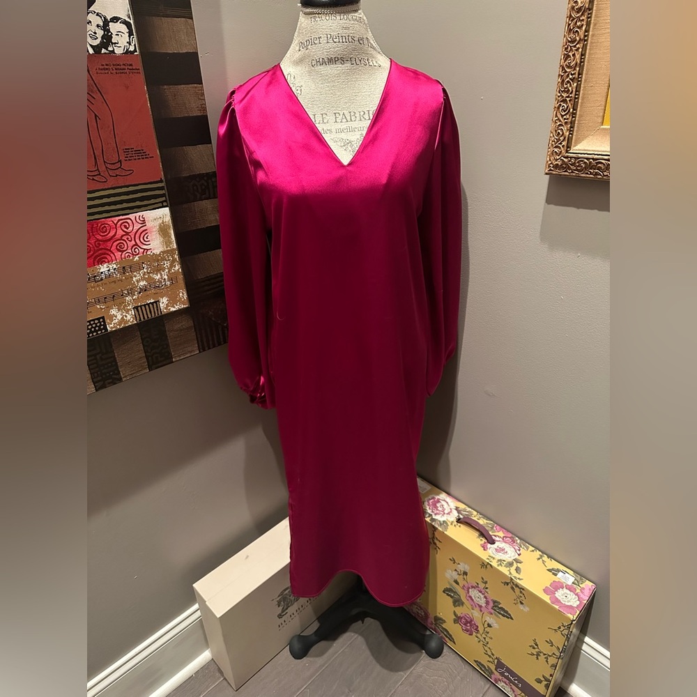 EUC Karlie V-Neck Magenta Satin Shift Dress